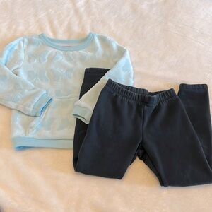 Girls BCBG sweater and black leggings